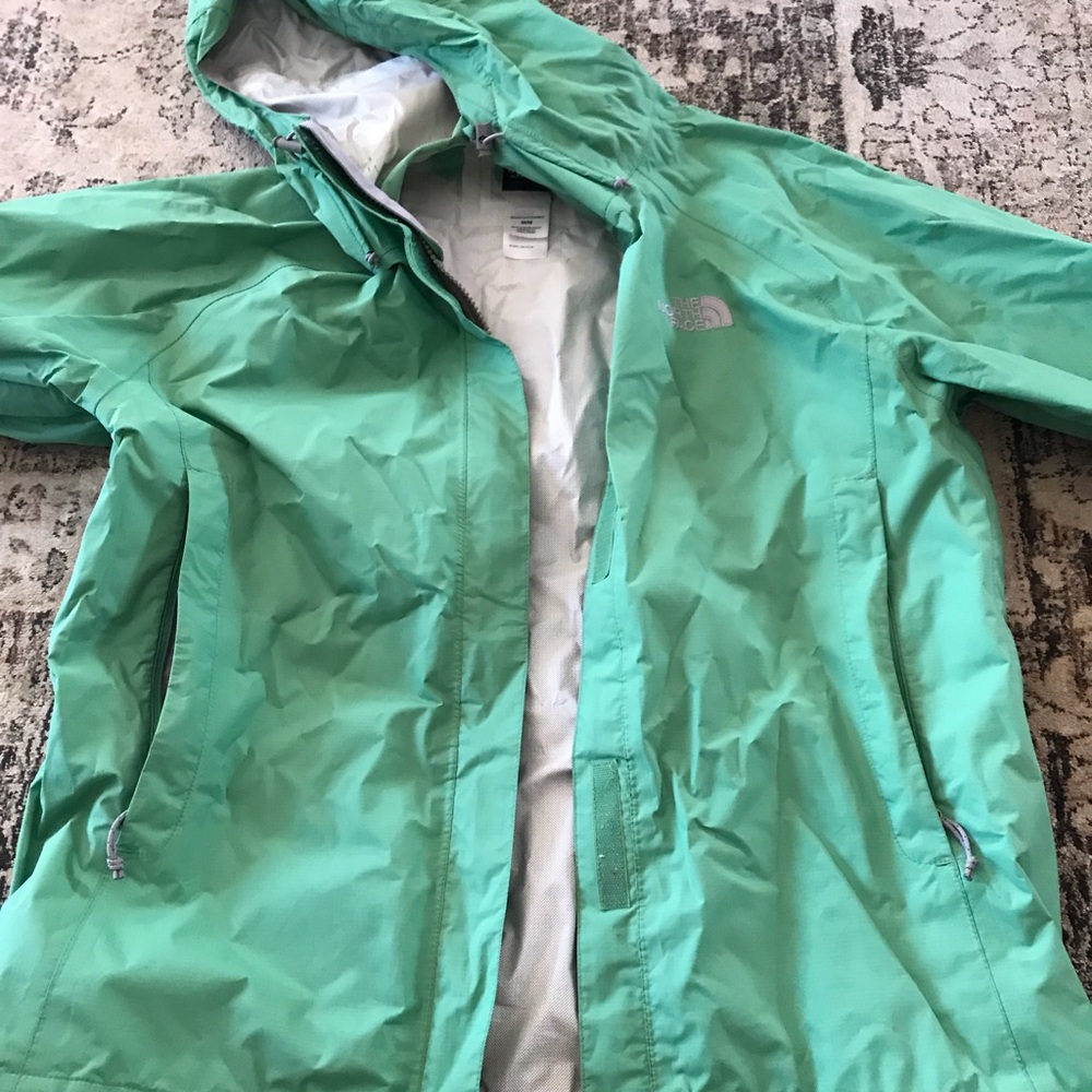 North face green rain jacket raincoat With vents